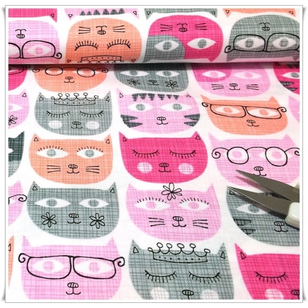 http://www.costurika.es/1095-thickbox_default/sassy-cats-pink.jpg