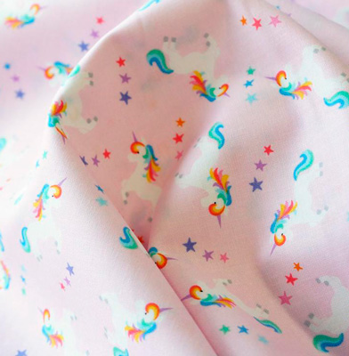 Detalle tela unicornios pequeños
