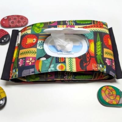 BOLSITO PORTA TOALLITAS TELA SELVA PATCHWORK