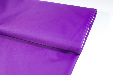 Tejido impermeable violeta