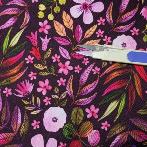 Tela estampado flores detalles