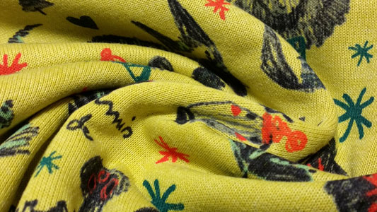 Tela sudadera amis mostaza arrugada detalle