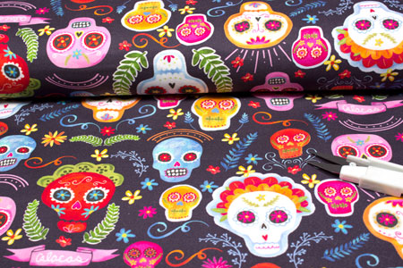 Tela calaveras calacas detalle