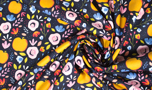 Tela para decorar con flores y manzanas